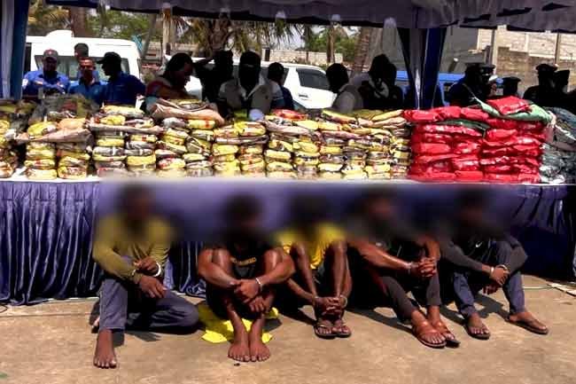 මත්ද්රව්ය, ආයුධ සමග ධීවර යාත්රා දෙකක් අත්අඩංගුවට Update – 01 සැකකරුවන් 10 දෙනාට රැඳවුම් නියෝග